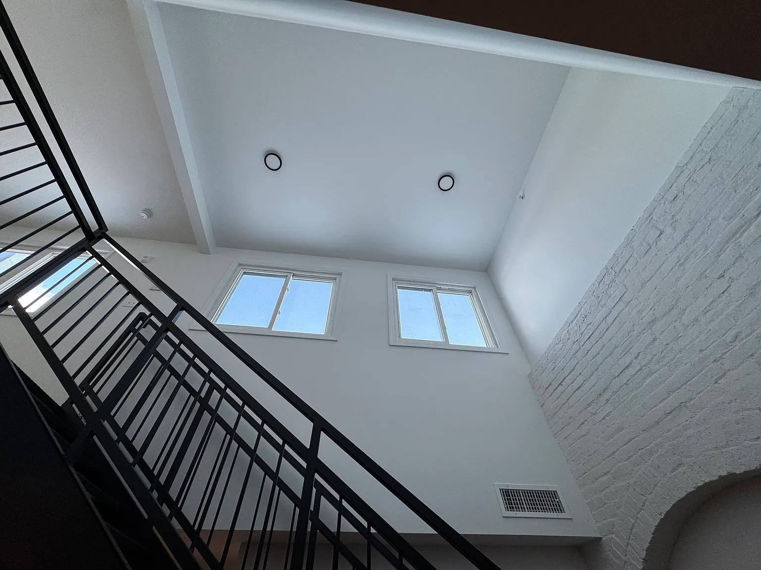 2 bed, 1200 sqft, $2,350 — Photo 4