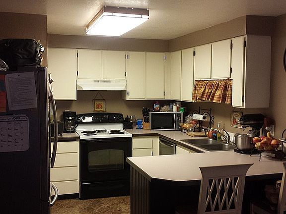 3rd image of 5660 N Millstone Dr