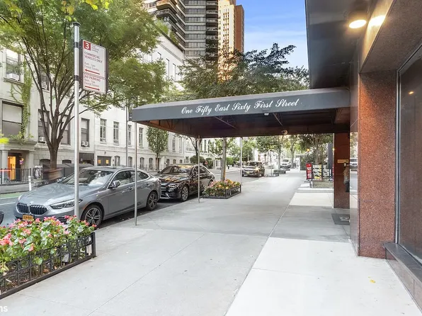 150 East 61st Street image 11 of 15