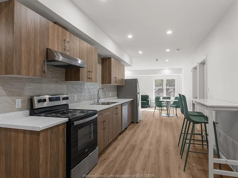 185 Randolph Pl — Photo 5
