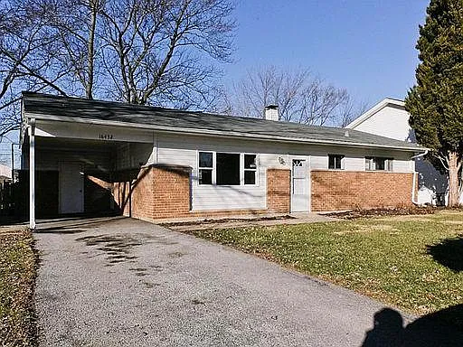 16432 Sawyer Ave photo 1