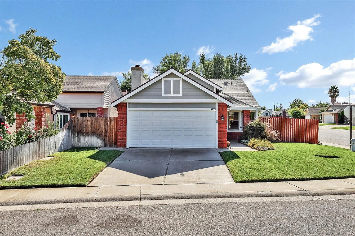 8121 Montevina Dr photo 1