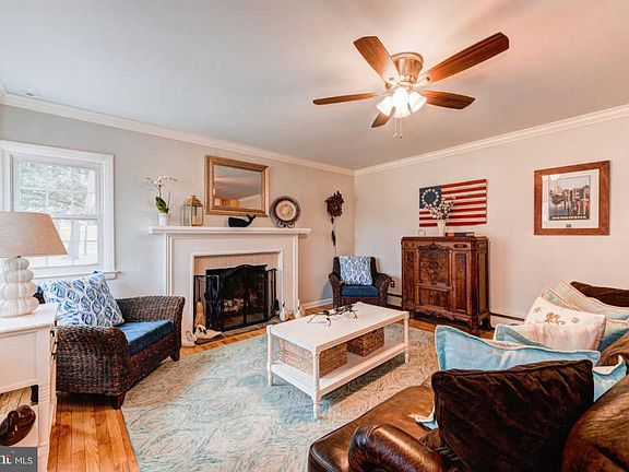 3rd image of 25 Woodland Cir