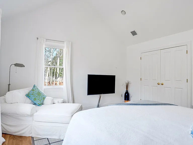 3 Bloom Ave — Photo 32