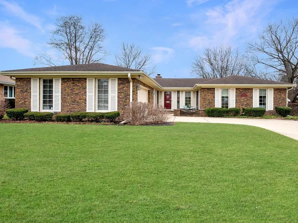 1107 W Francis Dr, Arlington Heights, IL 60005