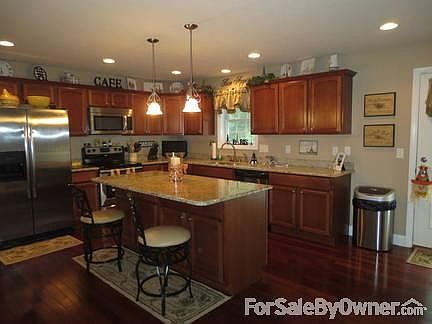 5th image of 226 Tarbert Ct