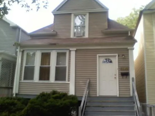 8026 S Escanaba Ave, Chicago, IL 60617
