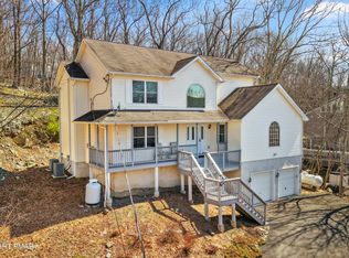 226 Regent St, Bushkill, PA 18324