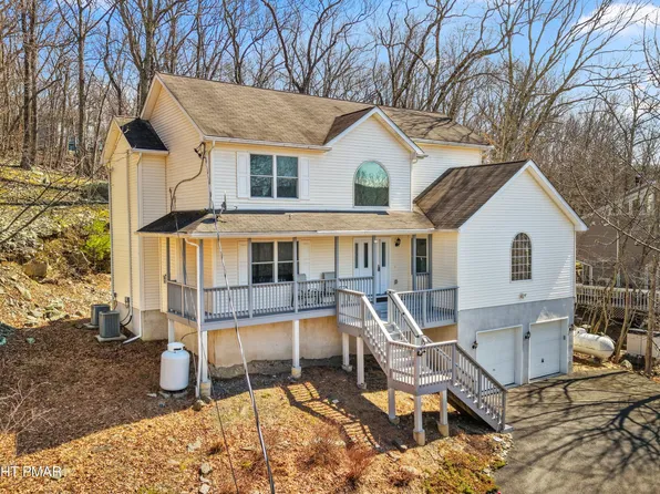 226 Regent St, Bushkill, PA 18324