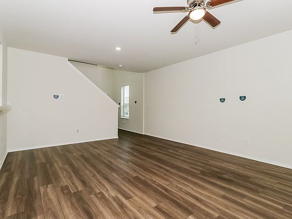 5th image of 206 Cobb Branch Dr
