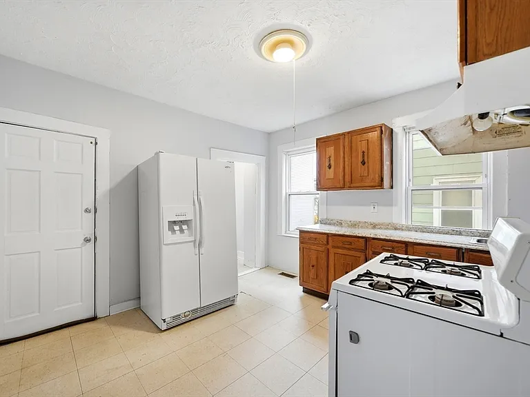 78 Mills St #1 — Photo 3