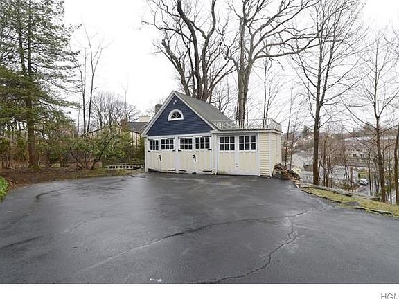 3 car garage for your vehicles and storage and plenty of parking in the driveway!