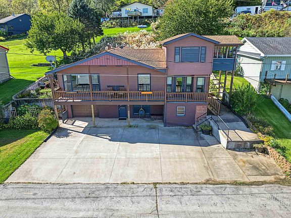 4th image of 1906 Blue Heron Ln