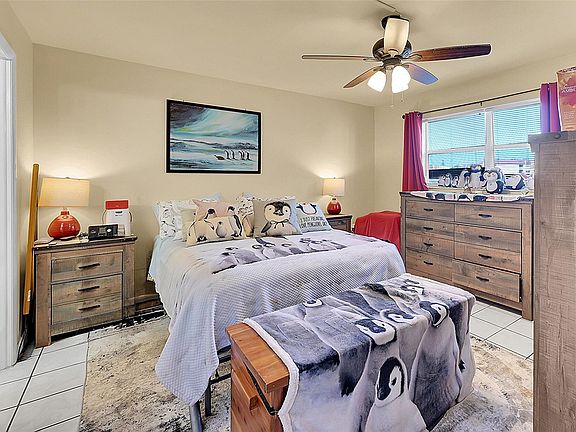 5th image of 2811 N Pine Island Road #111