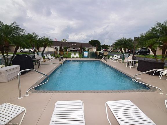 4th image of 204 Country Club Dr #204