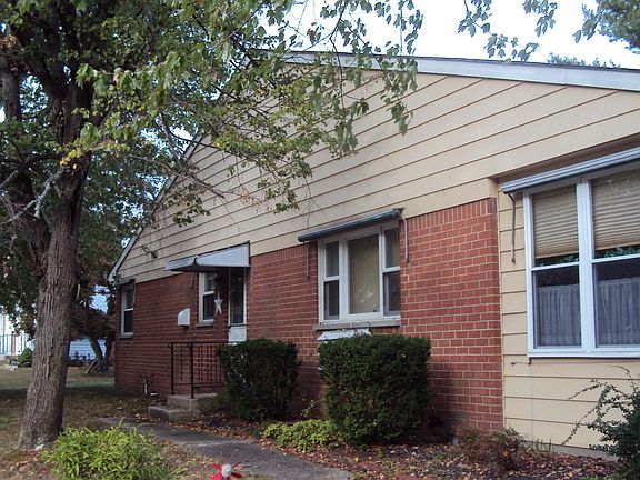 4th image of 13 Hamilton Lane #A
