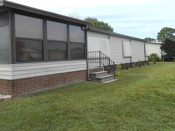 5th image of 9865 Creekwood Ln