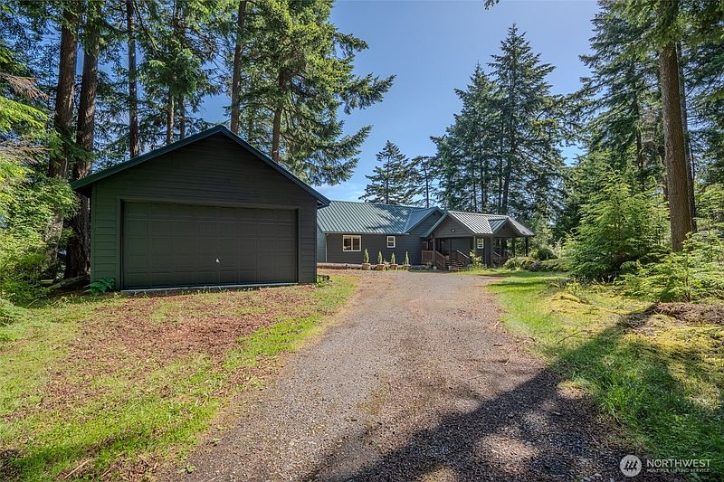 5th image of 105 Windfall Lane