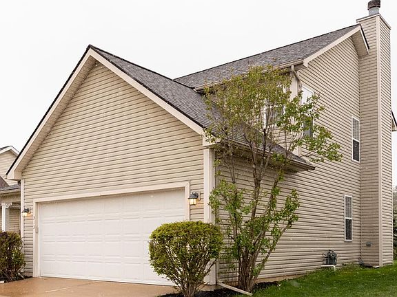 3rd image of 313 Cambridge Dr