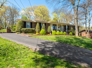 227 Riverwood Dr, Hendersonville, TN 37075