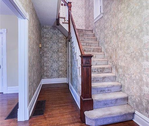5th image of 4526 Gibson Ave