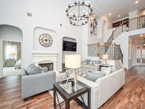11 S Victoriana Cir, Spring, TX 77389