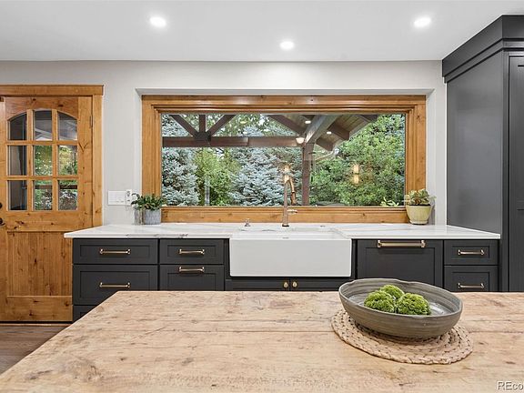 3rd image of 8126 S Glencoe Court