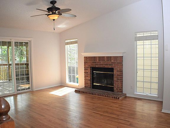 3rd image of 8370 Boxelder Dr