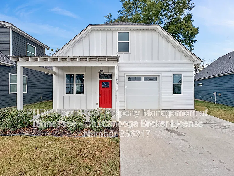 4 bed, 3.0 bath, 1645 sqft, $2,200 — Photo 1