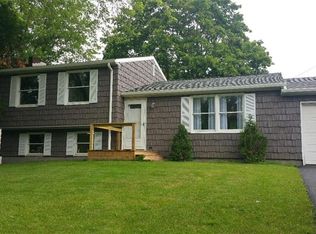 4245 Hunting Creek Dr, Clay, NY 13041