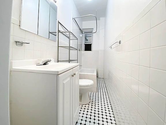 5th image of 34 1/2 Saint Marks Pl APT 3