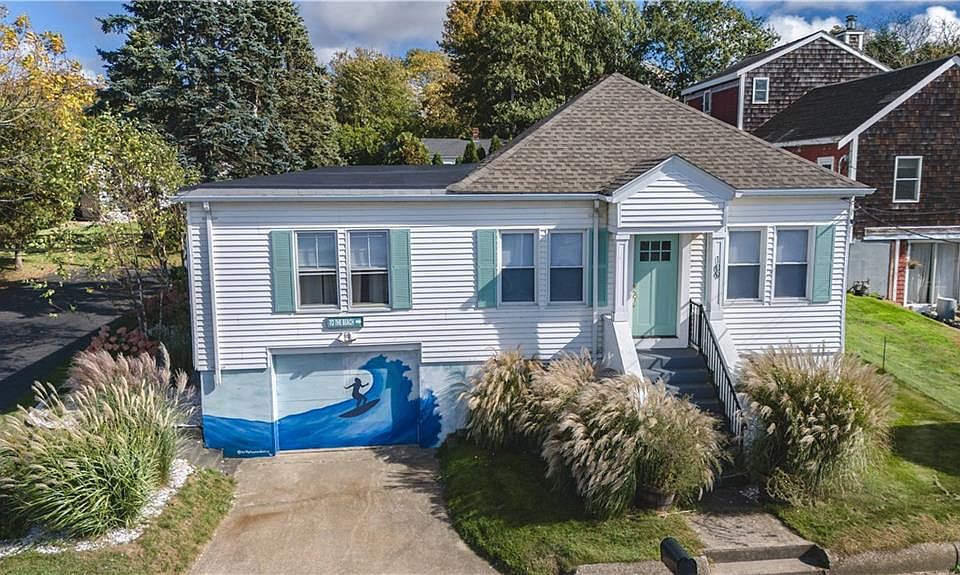 109 Aquidneck Ave Middletown RI | Zillow