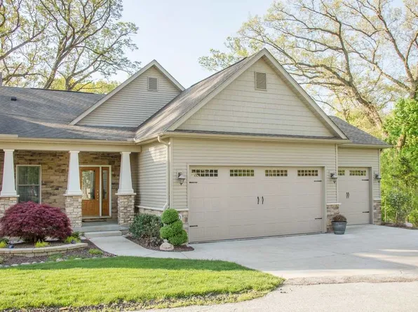 10 College Hill Ct, Rock Island, IL 61201