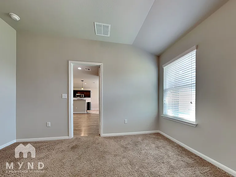 351 Langely — Photo 13
