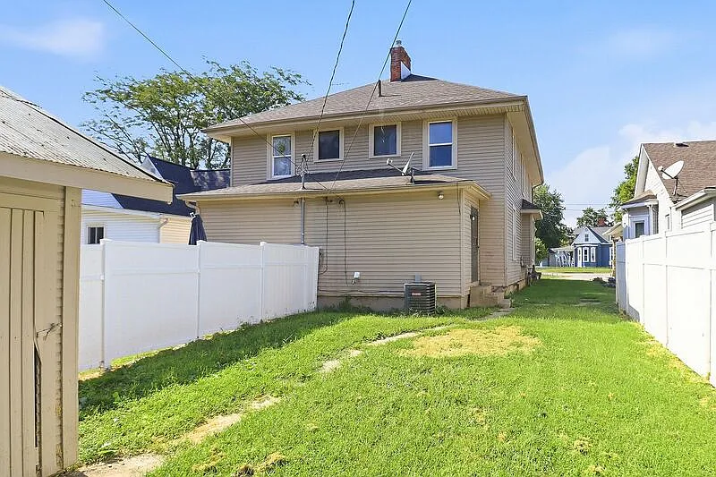 3 bed, 1.5 bath, $1,250 — Photo 3