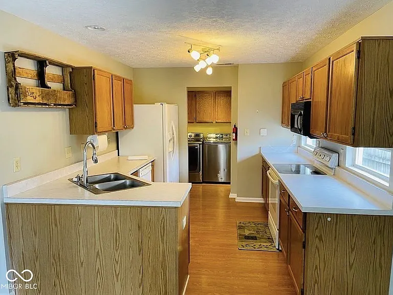 9995 Worthington Blvd — Photo 4