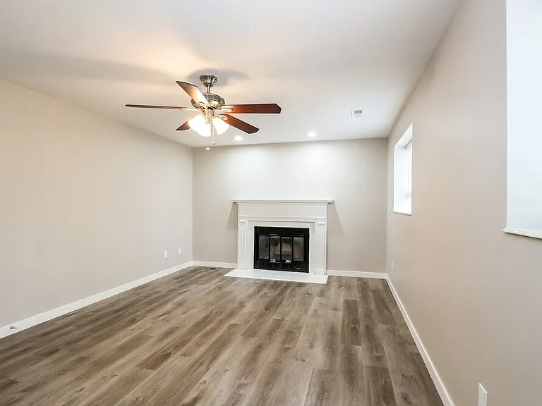 149 N 400 W — Photo 10