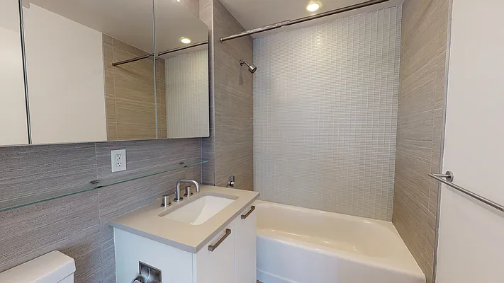 Rented by Bond New York | media 24