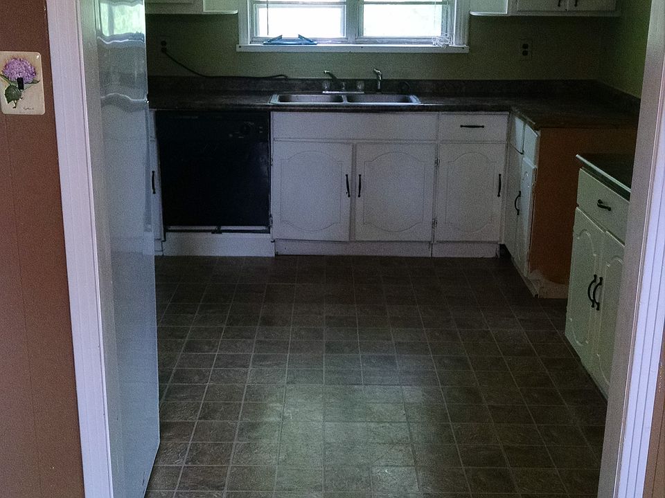 2nd image of 14743 Burton Rd