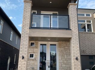 5672 Dorchester Rd #6, Niagara Falls, ON L2G 5S3