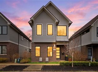 212 SE 7th St, Bentonville, AR 72712