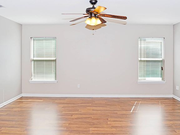 5th image of 12121 Alexandra Dr