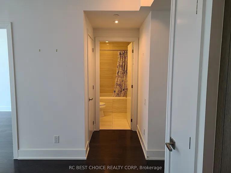 170 Avenue Rd #405 — Photo 8