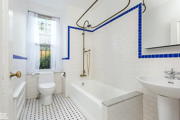 Sold by Brown Harris Stevens | media 29