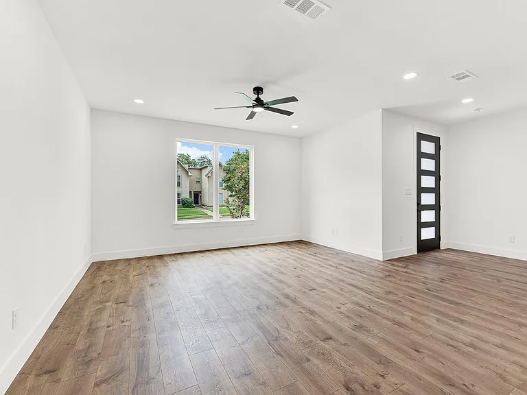 9471 Timberleaf Dr — Photo 3