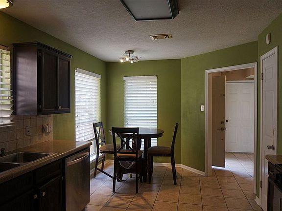 3rd image of 1035 Green Meadow St
