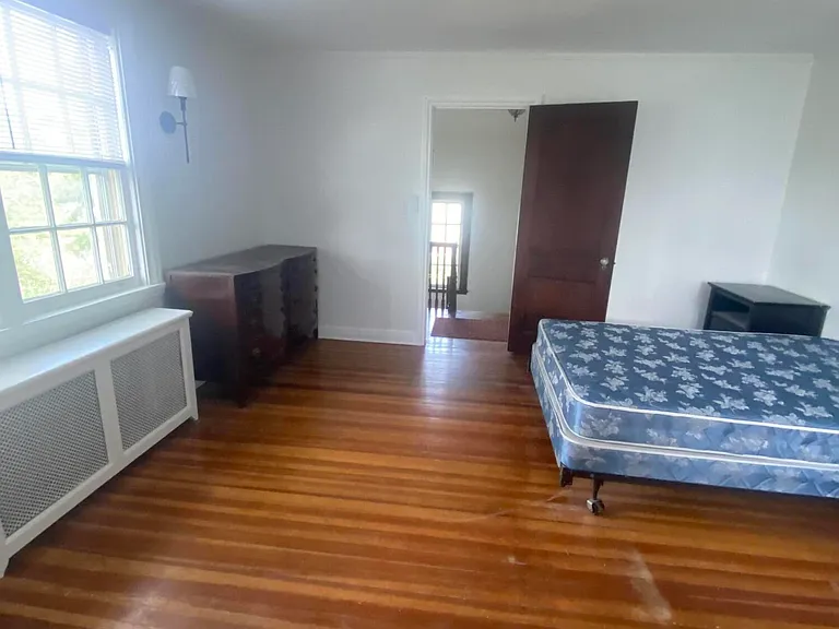 98 Darlington Rd — Photo 5