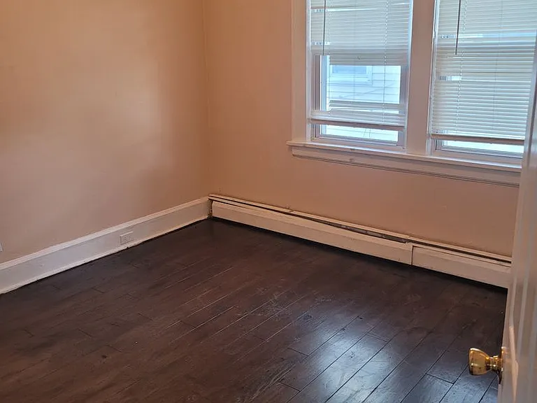 24 Valley St — Photo 6