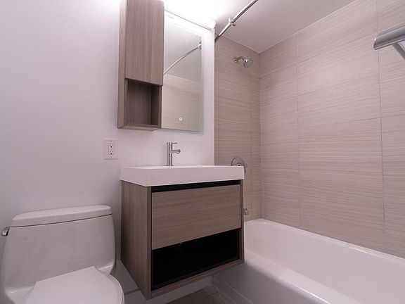 4th image of 104-20 Queens Blvd #16L
