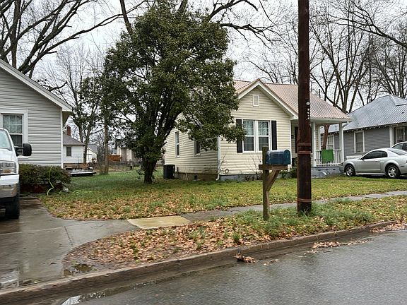 3rd image of 478 Clearwater St